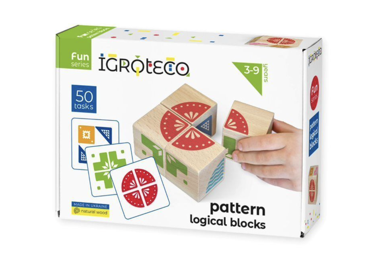 Wooden Cubes – Build the Pattern.